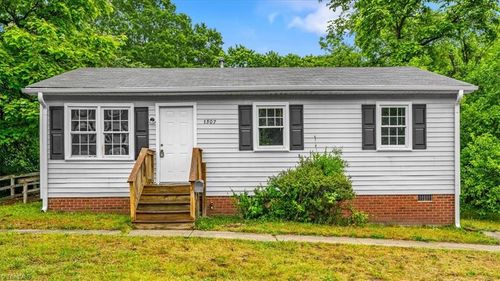 1307 Pearson St, Greensboro, NC, 27406-2403 | Card Image