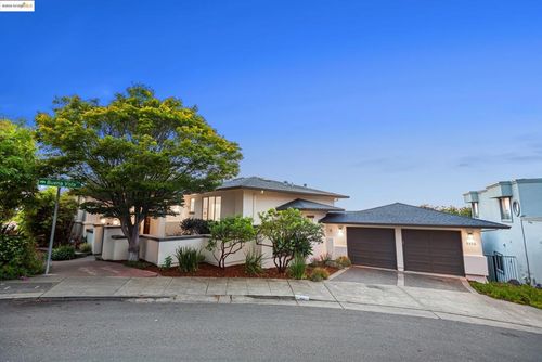 5859 Buena Vista Ave, Oakland, CA, 94618-2122 | Card Image