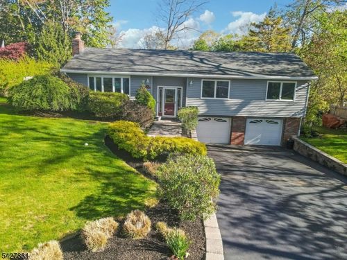 5 Seminole Way, West Milford, NJ, 07480-3614 | Card Image