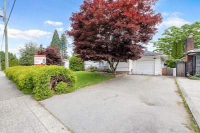 12116 220 St, House other with 5 bedrooms, 2 bathrooms and 5 parking in Maple Ridge BC | Image 2