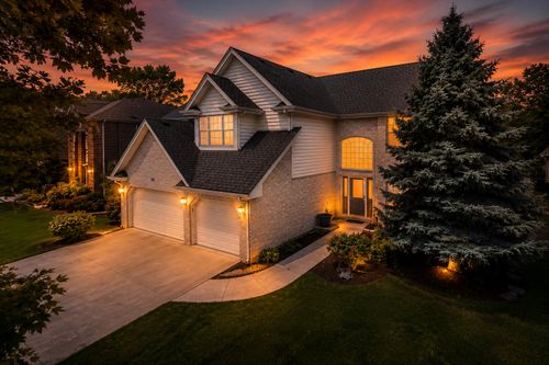 948 67th St, Darien, IL, 60561-3879 | Card Image