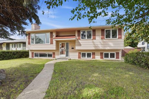3214 57 Ave, Red Deer, AB, T4N5V5 | Card Image