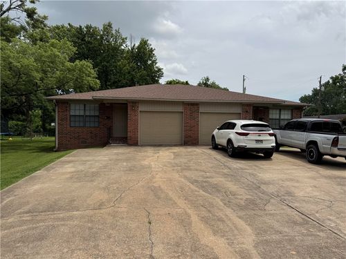 1311 Commerce Ave, Russellville, AR, 72801-6742 | Card Image