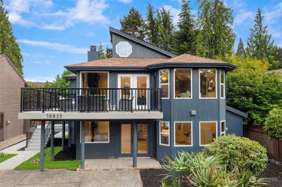 18835 Se 42nd Street, House other with 3 bedrooms, 3 bathrooms and null parking in Issaquah WA | Image 2