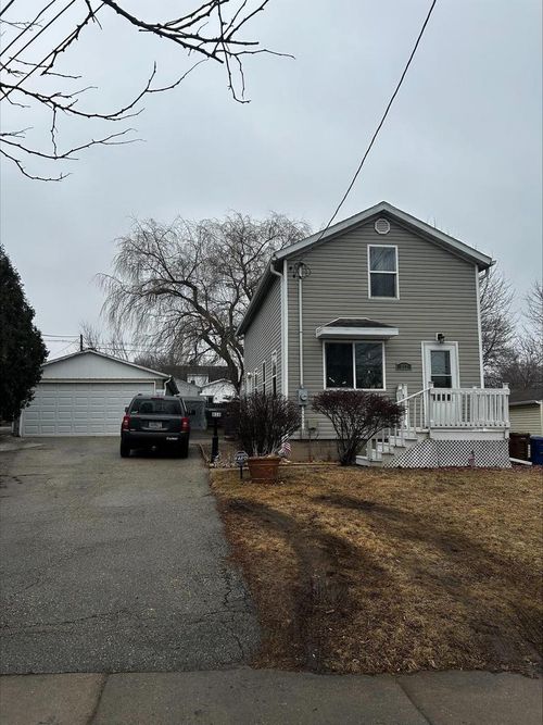 812 1st Street, MENASHA, WI, 54952 | Card Image