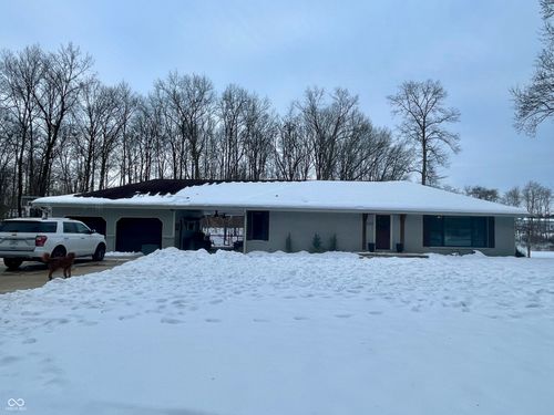 8263 W Deaver Road, Columbus, IN, 47201 | Card Image