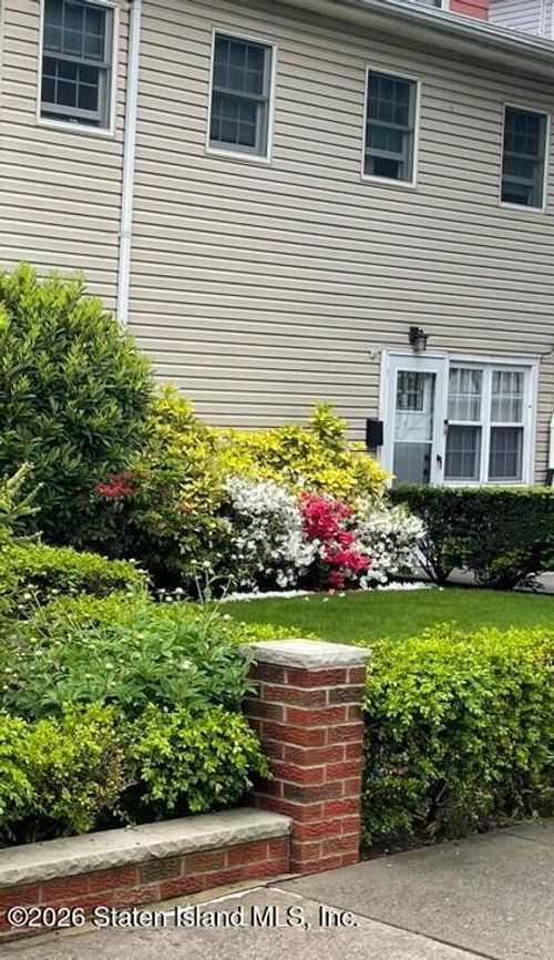 1-11 Lyman Ave, Staten Island, NY, 10305-3812 | Card Image