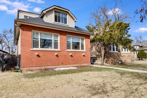 1902 S 9th Ave, Maywood, IL, 60153-3244 | Card Image