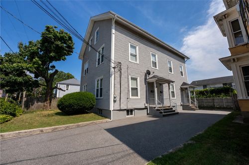 126 Clay St, Pawtucket, RI, 02860-1947 | Card Image