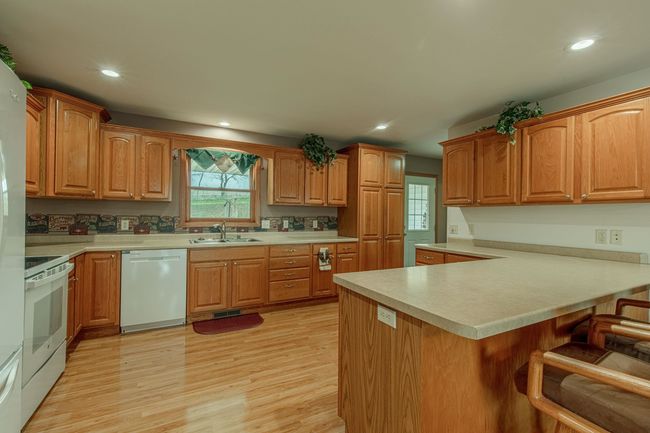 5995 Section Line Road, House other with 5 bedrooms, 3 bathrooms and null parking in RIDGEWAY WI | Image 10