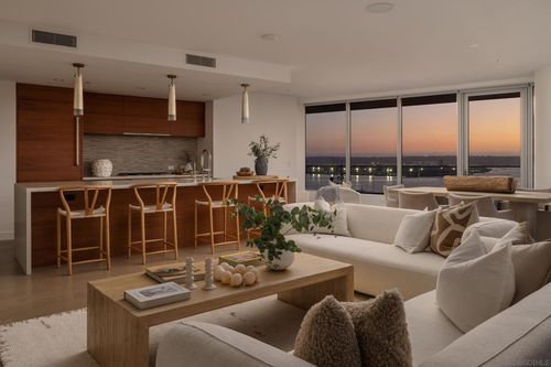 1901-888 W E Street, San Diego, CA, 92101 | Card Image