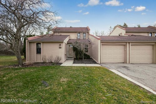 58-2927 Moon Lake Dr, West Bloomfield, MI, 48323-1843 | Card Image