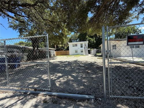 1-3376 Nw 49th St, Miami, FL, 33142-3334 | Card Image