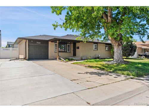741 S 6th Ave, Brighton, CO, 80601-3211 | Card Image