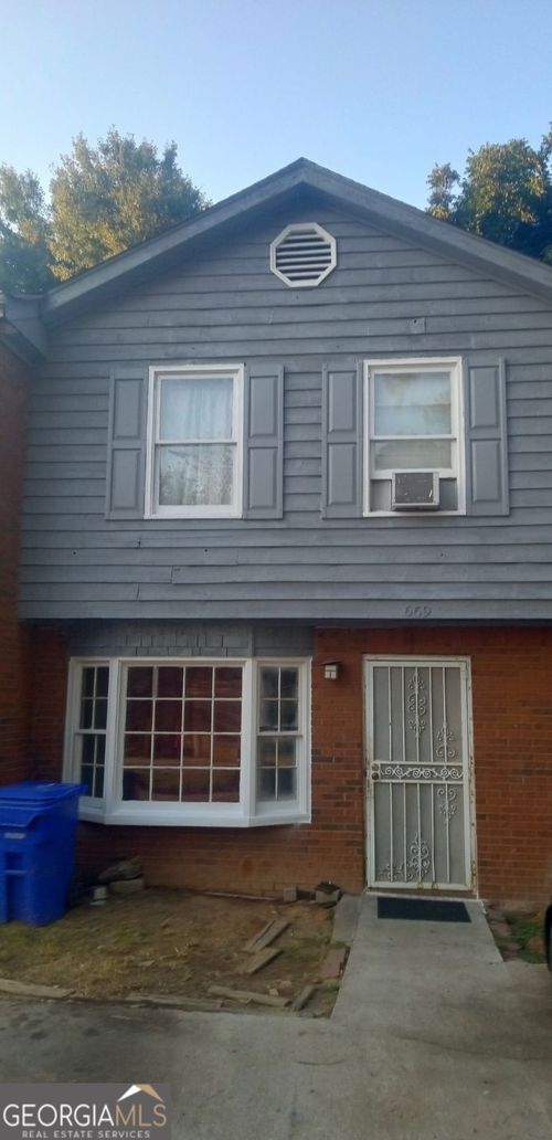 669 Hunting Creek Ln Se, Conyers, GA, 30013-1739 | Card Image