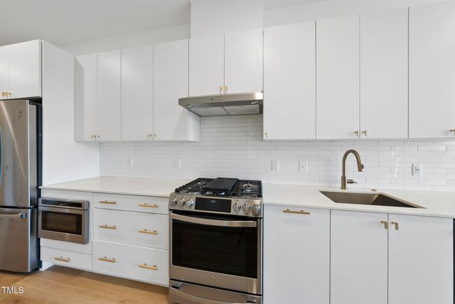 Kitchen | Image 8