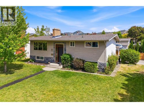 1394 Lombardy Sq, Kelowna, BC, V1Y3S4 | Card Image