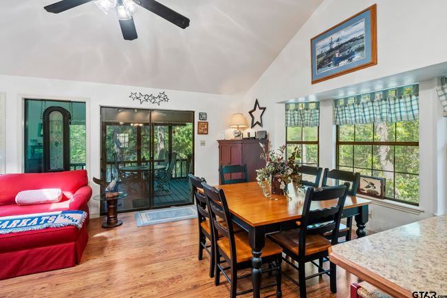 944 Clear Water Trl, House other with 3 bedrooms, 2 bathrooms and null parking in Holly Lake Ranch TX | Image 9
