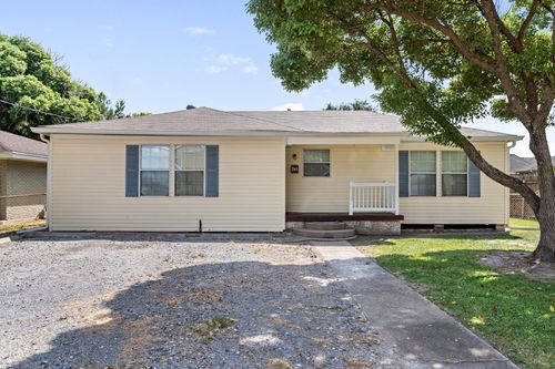 740 N John St, Bridge City, TX, 77611-3433 | Card Image