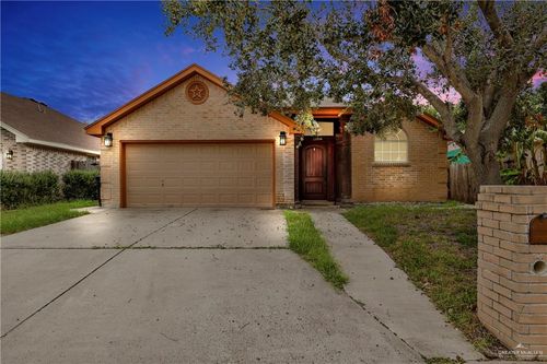 2613 Quamasia Ave, McAllen, TX, 78504-4556 | Card Image