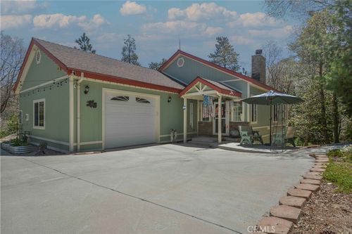 949 Inspiration Dr, Lake Arrowhead, CA, 92352 | Card Image