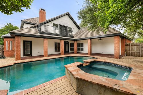 33 Cottondale Rd, The Hills, TX, 78738-1513 | Card Image