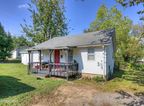 734 Joplin St, Neosho, MO, 64850-2463 | Card Image
