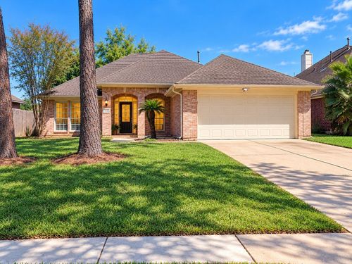 114 Crescent Bay Dr, League City, TX, 77573-9027 | Card Image
