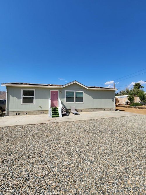 5284 Vista Grande Dr, Weldon, CA, 93283-9640 | Card Image
