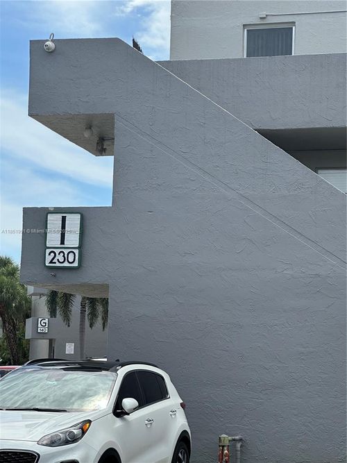 apt-i111-230 Nw 87th Ave, Miami, FL, 33172-4524 | Card Image