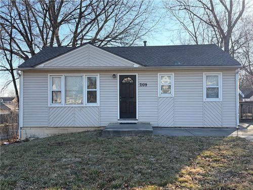 7109 N Cherry Ln, Gladstone, MO, 64118-2638 | Card Image