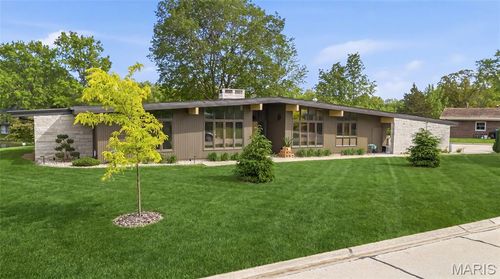 605 Dolphin Dr W, Highland, IL, 62249-1725 | Card Image