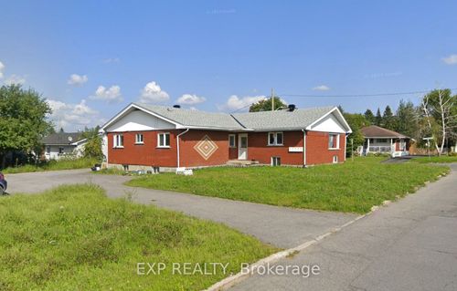540 Champlain St, Hawkesbury, ON, K6A2C4 | Card Image