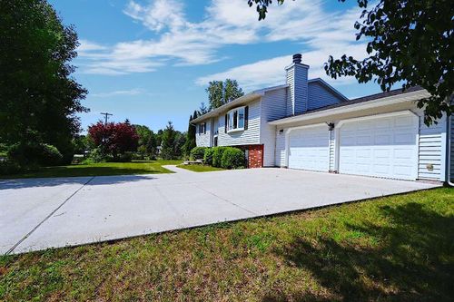 146 6th St, Oscoda, MI, 48750-9508 | Card Image