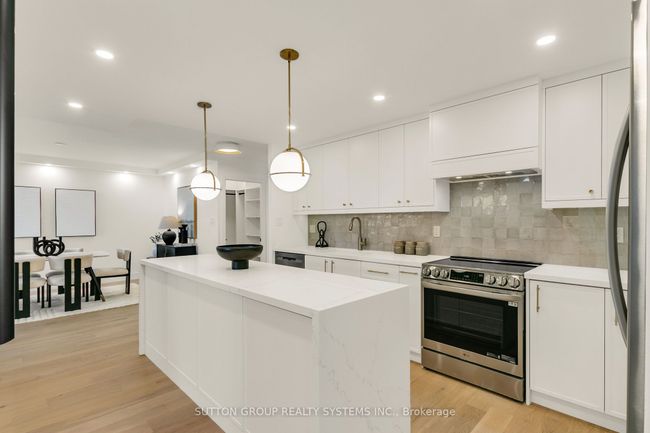 808 - 820 Burnhamthorpe Rd, Condo with 3 bedrooms, 2 bathrooms and 1 parking in Etobicoke ON | Image 19