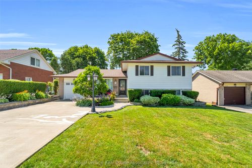 233 Elmore Dr, Acton, ON, L7J1T8 | Card Image