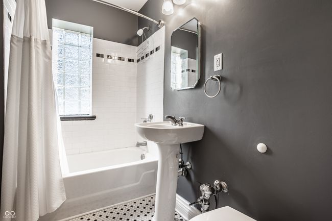 APT-109 - 5347 N College Ave, Condo with 1 bedrooms, 1 bathrooms and null parking in Indianapolis IN | Image 8