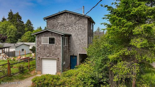 101 S Quadrant St, Rockaway Beach, OR, 97136-9463 | Card Image