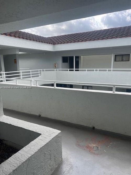 ph-4-8305 Sw 152nd Ave, Miami, FL, 33193-4094 | Card Image