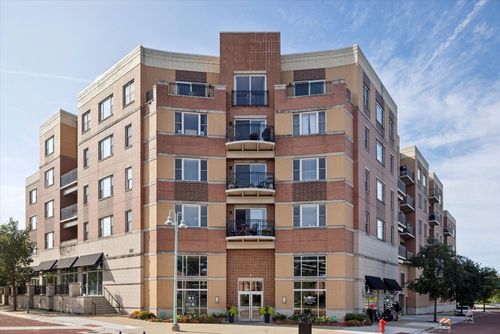 207-300 Village Cir, Willow Springs, IL, 60480 | Card Image