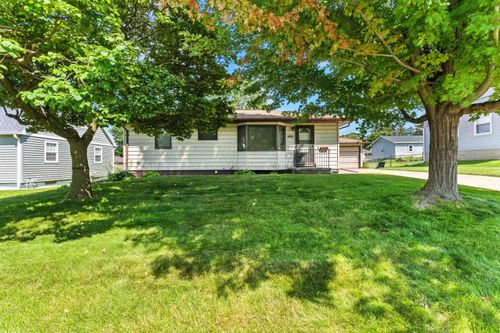 2349 Pelican Rd, Waterloo, IA, 50701-3861 | Card Image