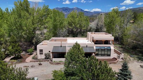573 Range Rd, Taos, NM, 87571-6787 | Card Image