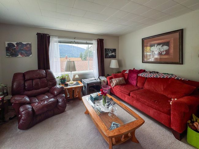 909 Innes St, House other with 3 bedrooms, 1 bathrooms and null parking in Nelson BC | Image 5