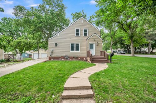 1021 N 7th St, Estherville, IA, 51334-1305 | Card Image