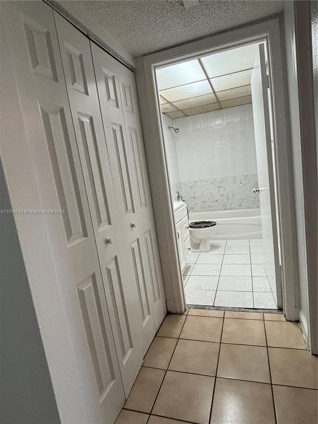 APT-2365 - 10000 Nw 80 Th Ct, Condo with 2 bedrooms, 2 bathrooms and null parking in Hialeah Gardens FL | Image 25