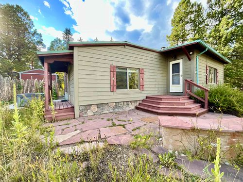 35 Circle Dr, Taos, NM, 87571-9507 | Card Image