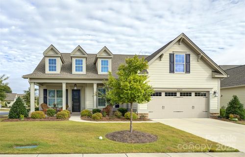 82228 Standing Oak Dr, Charlotte, NC, 28278-8046 | Card Image