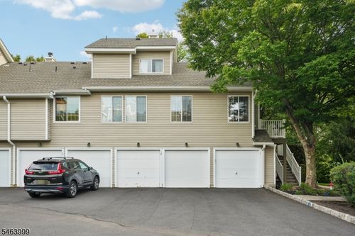11 Stevens Ct, Bedminster, NJ, 07921-1842 | Card Image