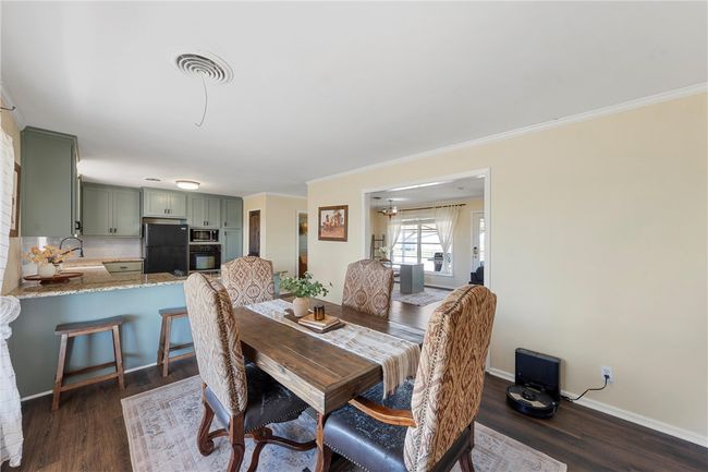 5132 Cedar Rock Pkwy, House other with 3 bedrooms, 2 bathrooms and 2 parking in Crawford TX | Image 9