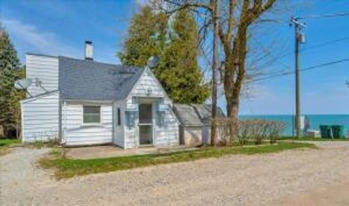 7503 Huron Bay Blvd, Lexington, MI, 48450-8999 | Card Image